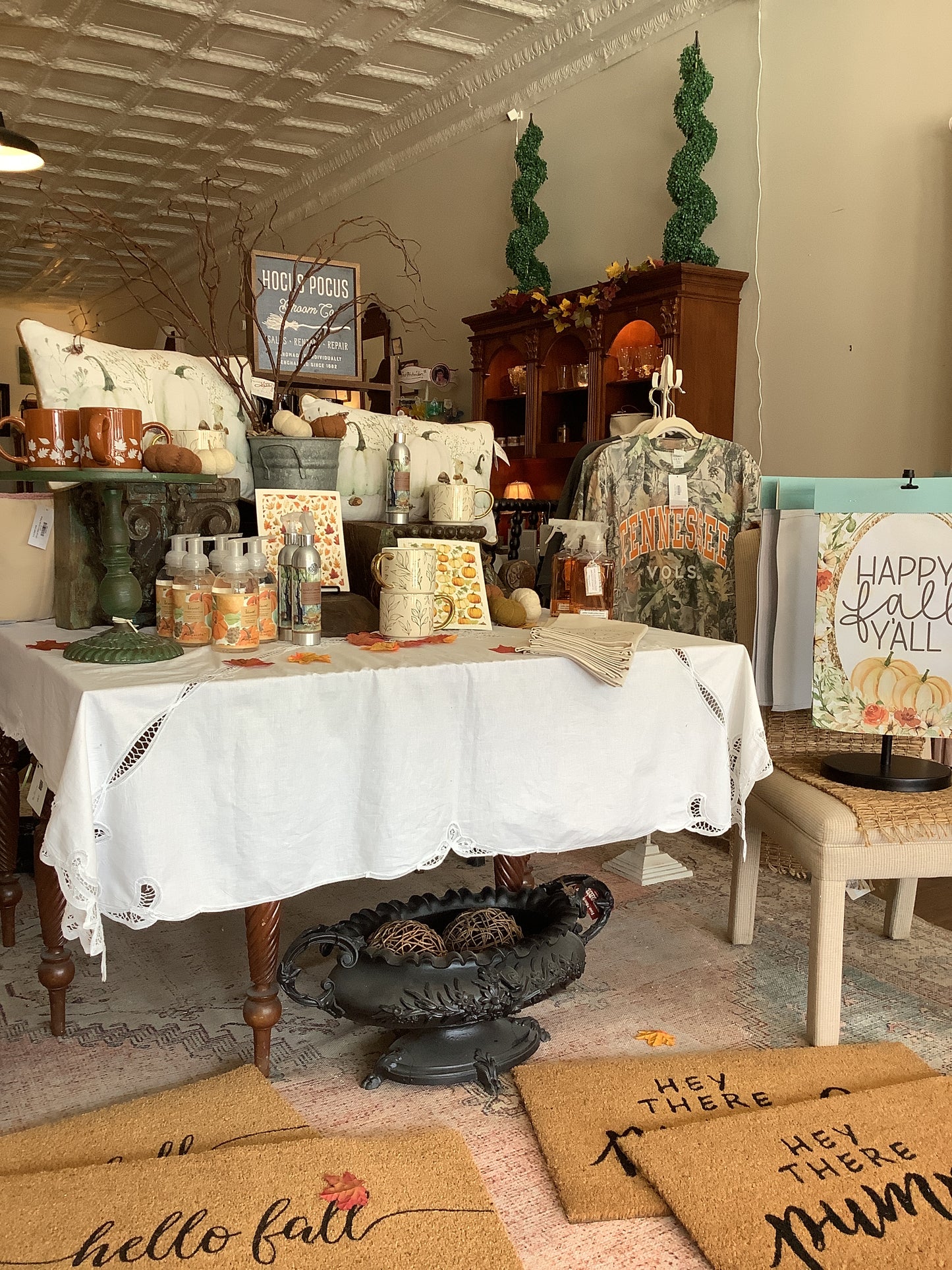 From Harvest to Home: Seasonal Activities, Inspired Decor, and Cozy Recipes for Fall