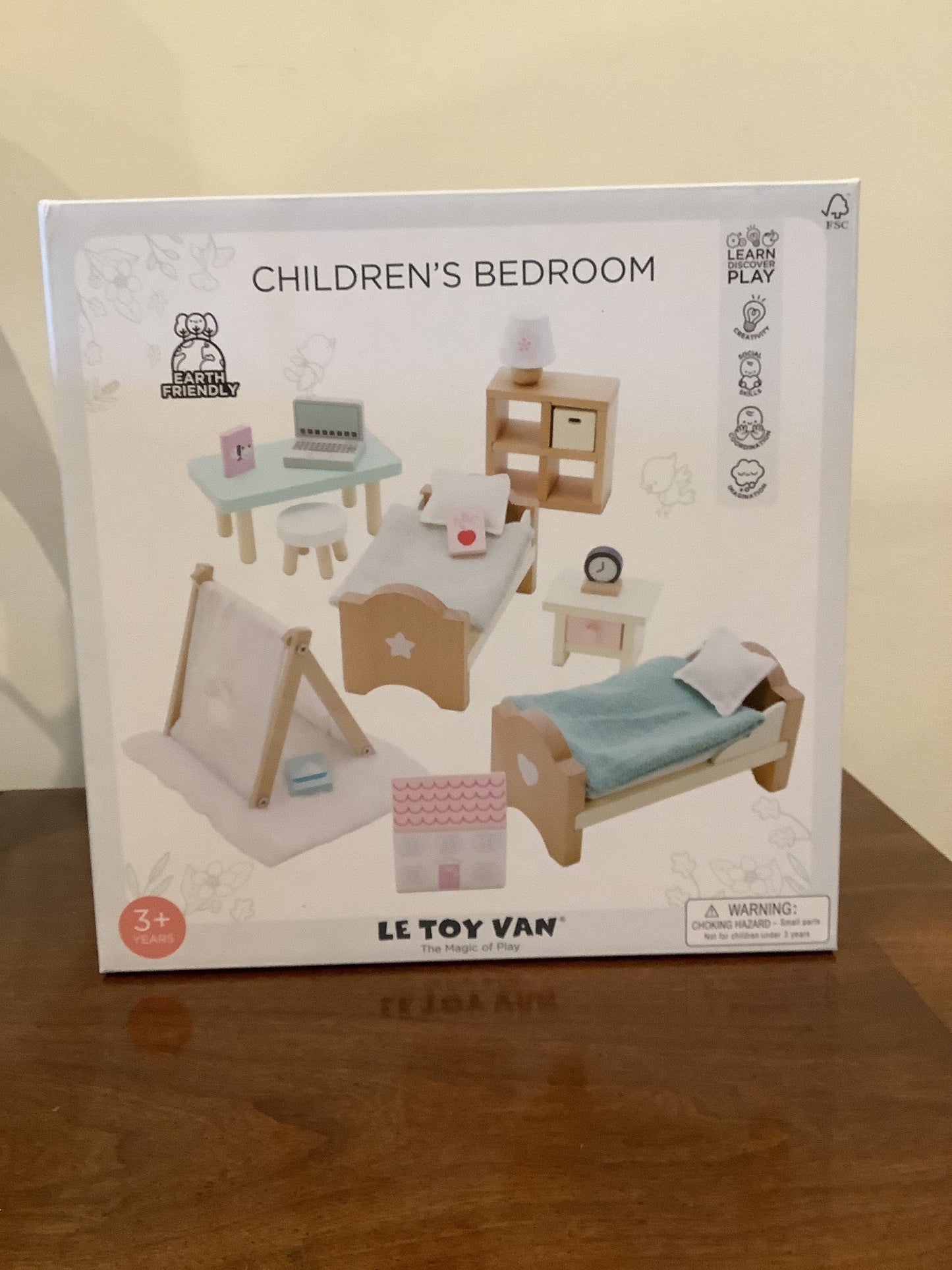 Dollhouse wooden bedroom set