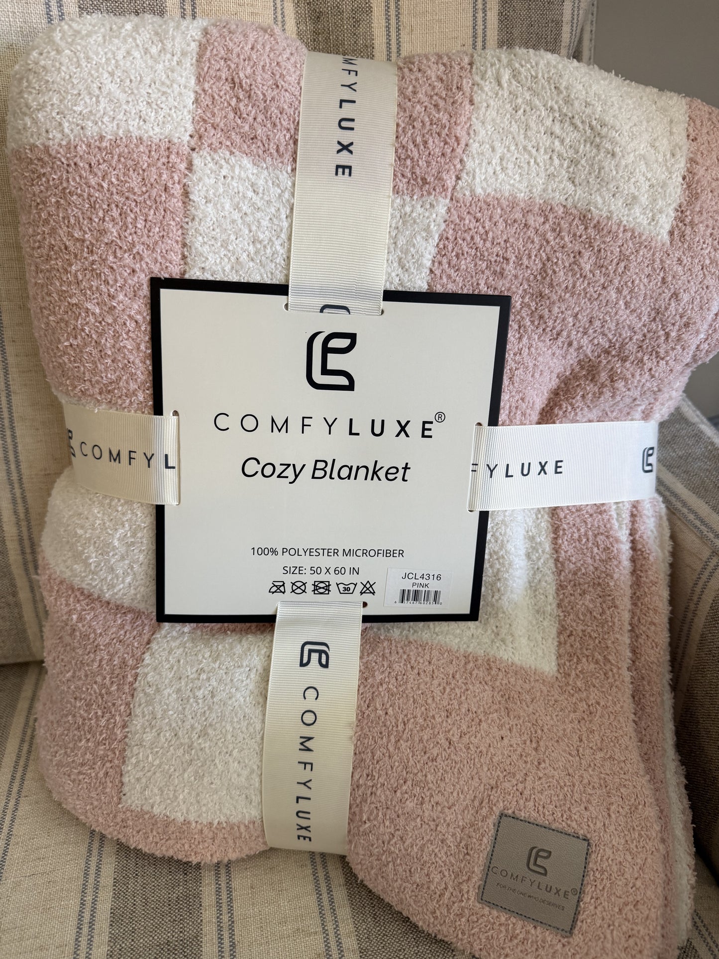 ComfyLuxe Light Pink Blanket