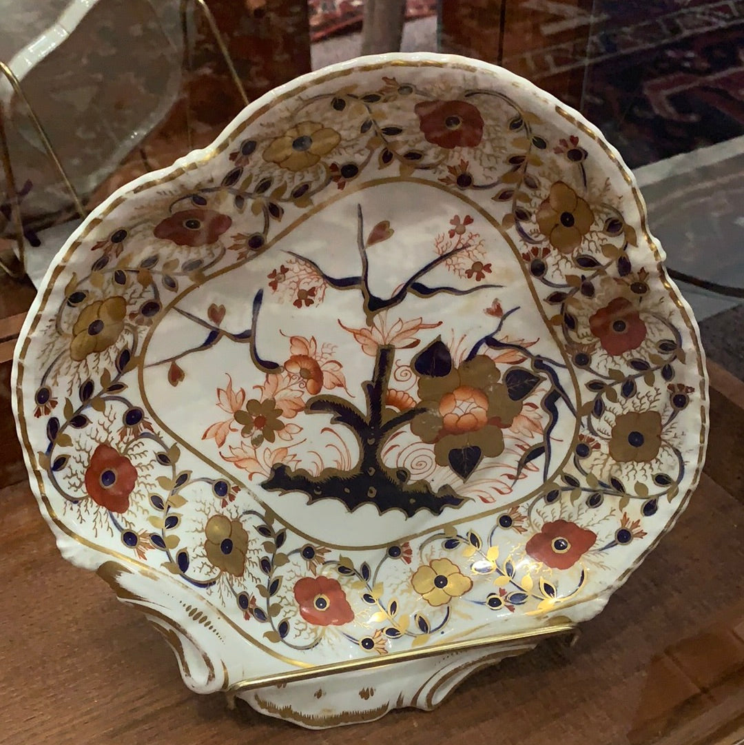 IMARI SHELL SHAPED DISH