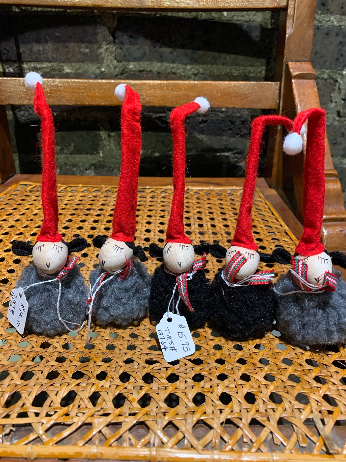 SHEEP w/RED HAT