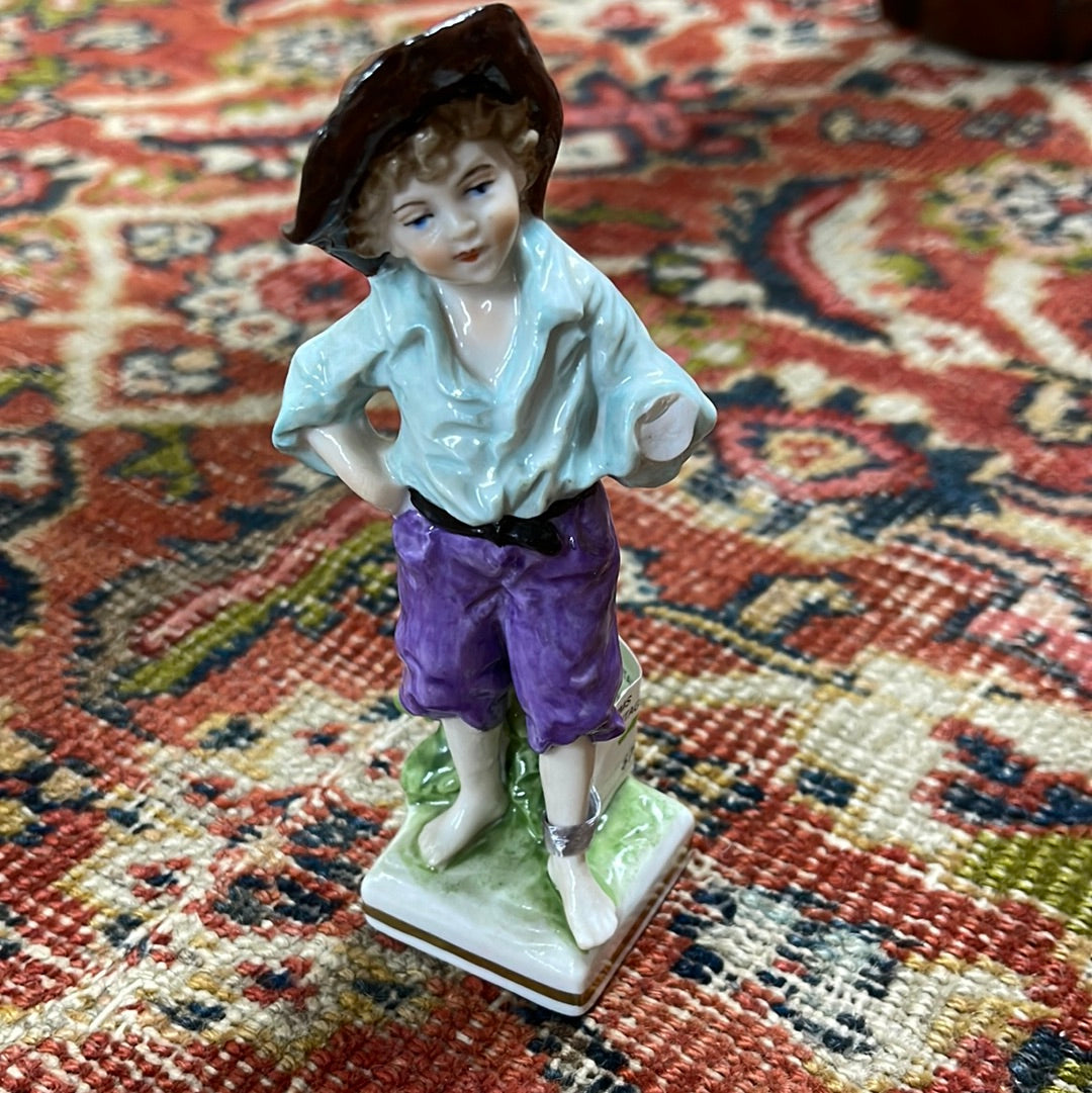 VINTAGE CAPODIMONTE STATUE