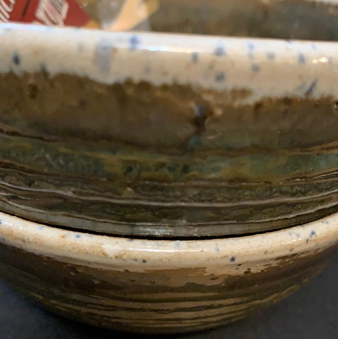 6 OLIVE w/TAN RIM BOWL
