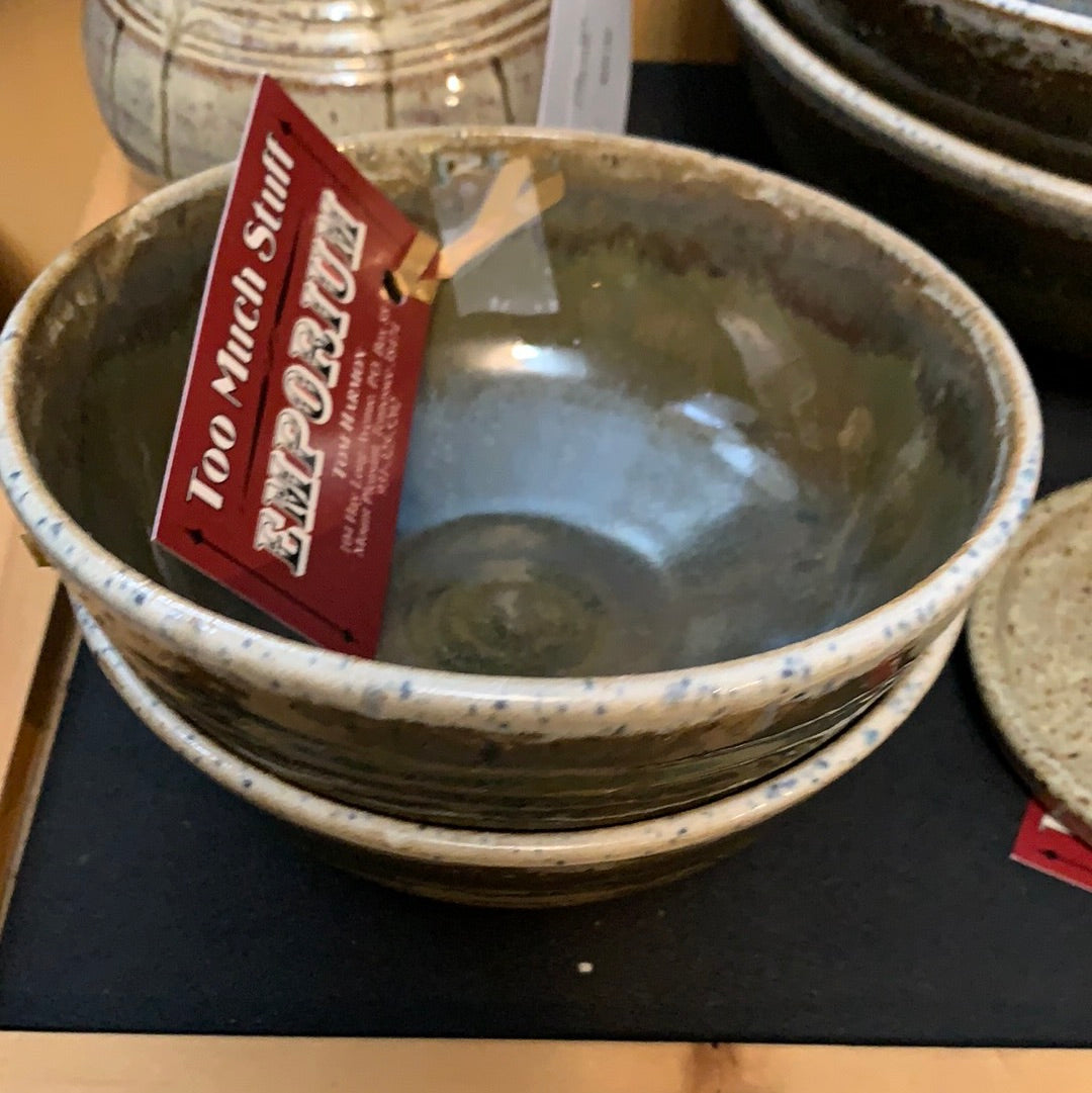 6 OLIVE w/TAN RIM BOWL