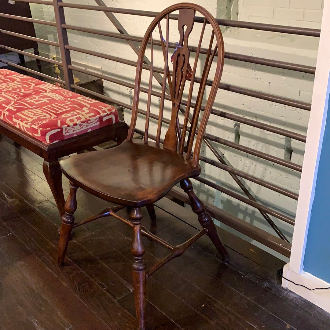 WINDSOR WOODEN CHAIR