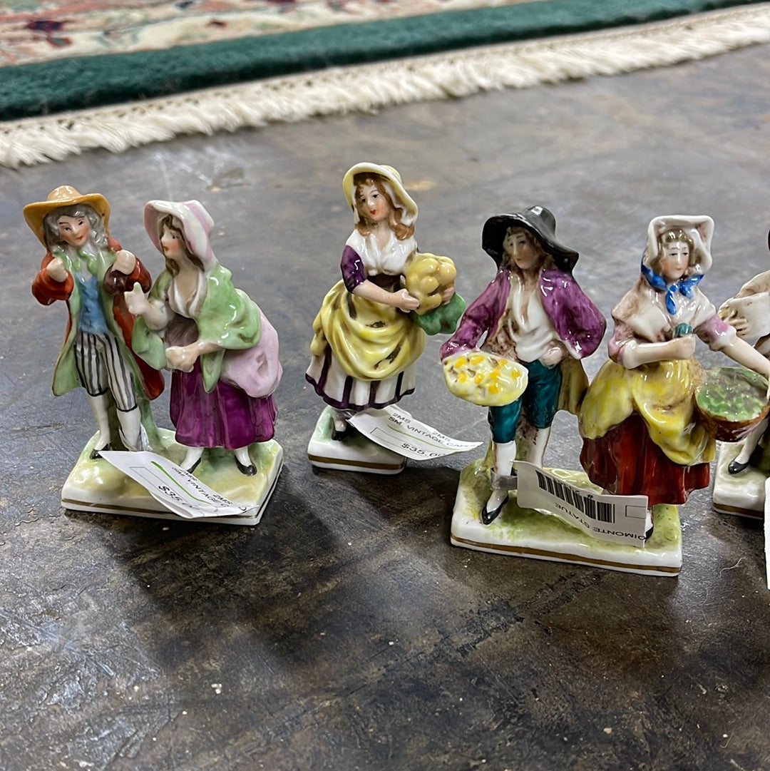 SM. VINTAGE CAPODIMONTE STATUE