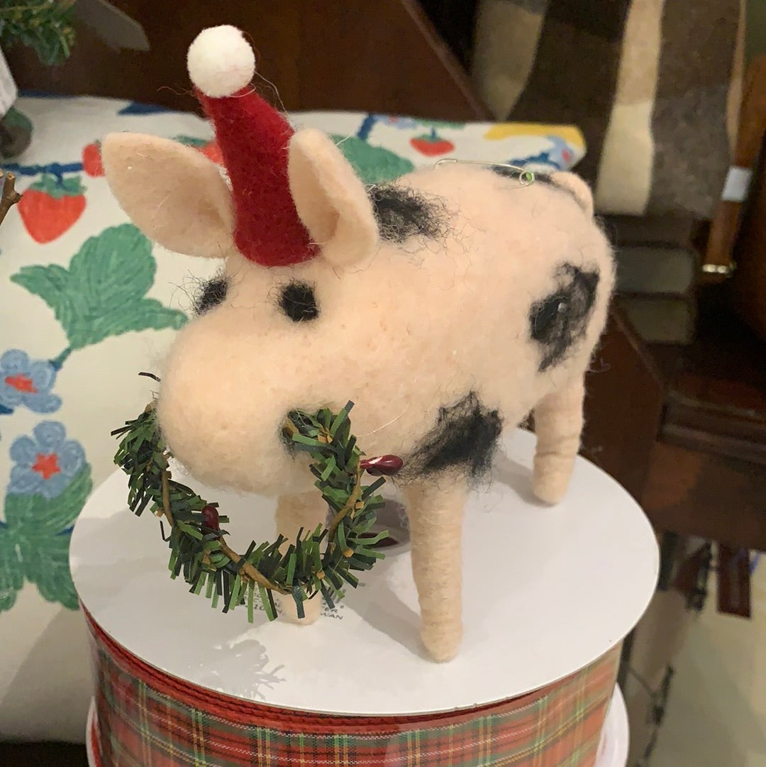 PINK FELT PIG w/WREATH