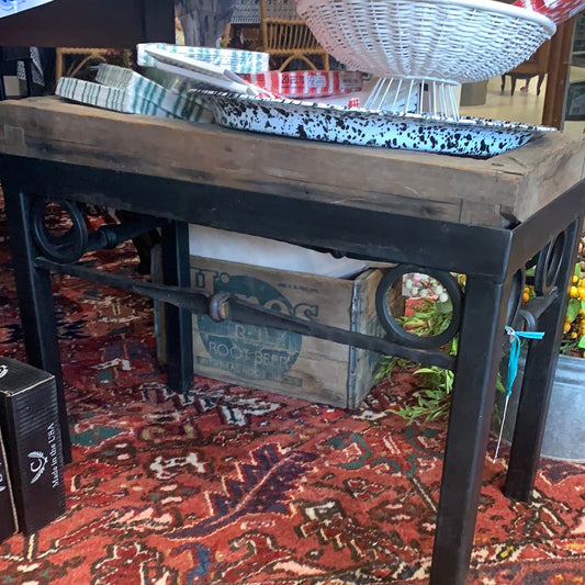 ANTIQUE FOUNDATION VENT TABLE