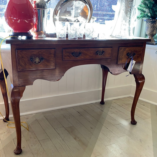 ANTIQUE ENGLISH DESK