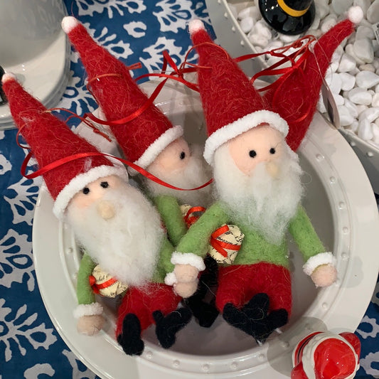 7 FELT SANTA